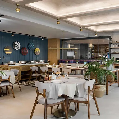 Park By Radisson Atasehir מלון