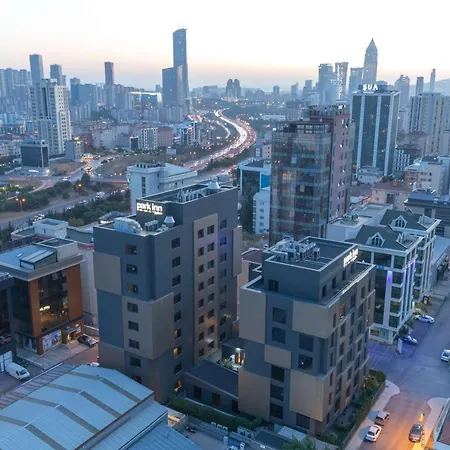 Park By Radisson Atasehir מלון 4*