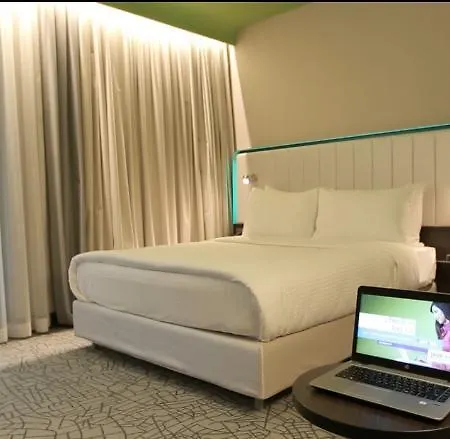 Park By Radisson Atasehir מלון